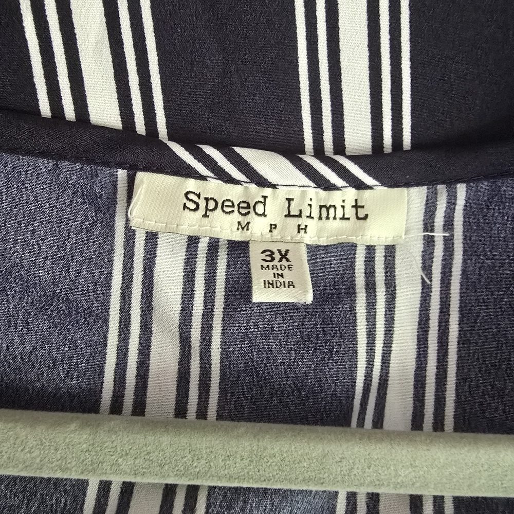 Speed Limit Navy and White Striped Women's Blouse Size 3X - Picture 5 of 5